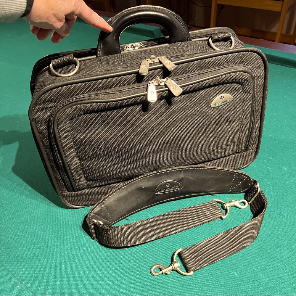 Samsonite Briefcase Laptop/Computer Messenger-Sty… - image 1